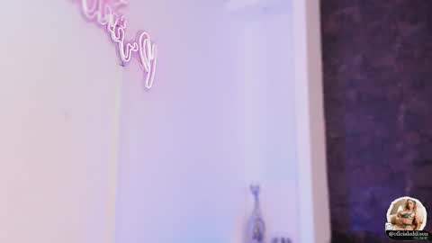 A D D I S O N  online show from March 2025 10:43:01 PM