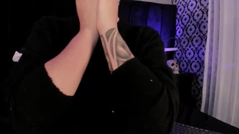 Ade  online show from December 2025 07:56:02 PM