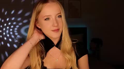 Snapshot of adele_armas chatting on June 2026 08:51:02 PM Adele online show from June 2026 08:51:02 PM