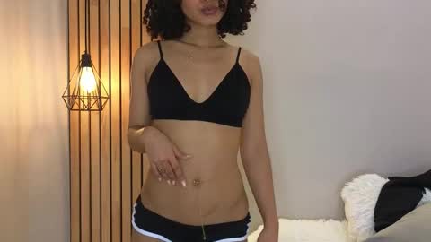 Andrea online show from March 2025 09:25:02 PM