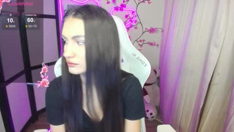 Snapshot of adeleluu chatting on November 2025 01:38:01 AM Adel online show from November 2025 01:38:01 AM