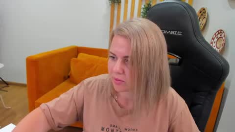 AdeleRavelle online show from June 2026 06:07:01 AM