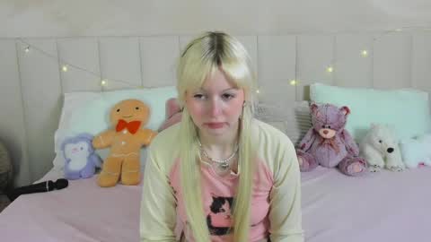 Snapshot of adelesilvy chatting on June 2026 01:51:02 AM adelesilvy online show from June 2026 01:51:02 AM