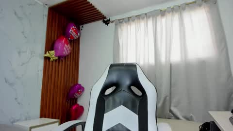 Snapshot of adhara_messy chatting on March 2026 02:02:01 PM ADHARA MESSY online show from March 2026 02:02:01 PM