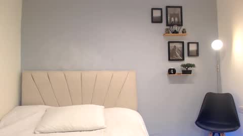 Adonis online show from September 2025 03:41:02 AM