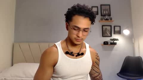 Adonis online show from November 2025 10:30:01 PM