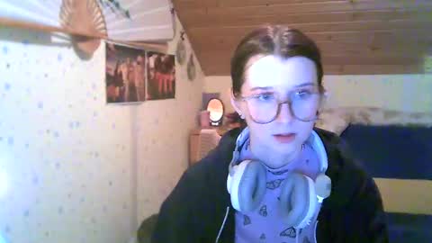 Snapshot of adorable_sparkle chatting on February 2025 04:00:02 PM adorable_sparkle online show from February 2025 04:00:02 PM