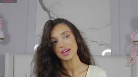 adoracortes online show from September 2025 05:08:01 AM