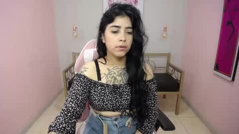 Snapshot of adri_gomez_1 chatting on May 2026 12:24:01 PM Adri online show from May 2026 12:24:01 PM