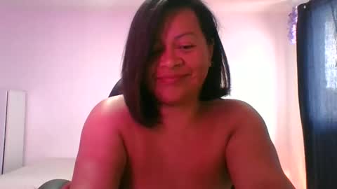 adrianagogo18 online show from October 2025 01:01:01 PM