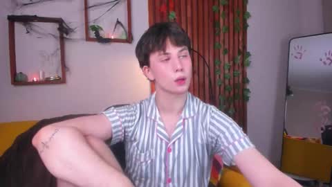 adrianoaubert online show from October 2025 03:29:02 AM