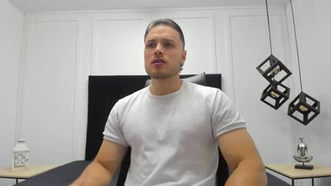 Adrein Roche online show from November 2025 11:04:02 PM