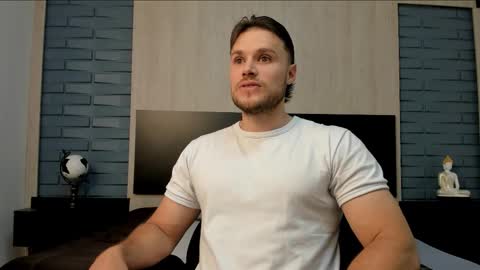 Adrein Roche online show from December 2025 11:14:02 PM