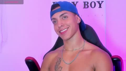 Adrian Lopez online show from December 2024 10:18:02 PM