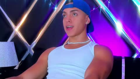 Adrian Lopez online show from December 2024 06:30:02 PM