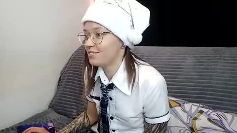 Snapshot of aelita_night chatting on December 2024 02:54:02 PM aelita_night online show from December 2024 02:54:02 PM