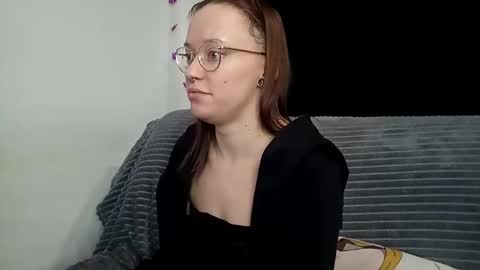 Snapshot of aelita_night chatting on January 2025 03:06:01 PM aelita_night online show from January 2025 03:06:01 PM