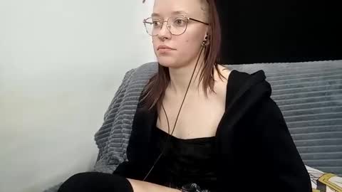 Snapshot of aelita_night chatting on January 2025 09:31:01 PM aelita_night online show from January 2025 09:31:01 PM