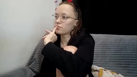 Snapshot of aelita_night chatting on January 2025 02:43:01 PM aelita_night online show from January 2025 02:43:01 PM