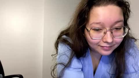 aemilialust online show from January 2026 07:17:01 PM