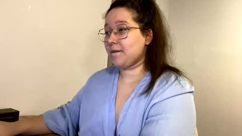 aemilialust online show from February 2026 09:07:01 PM