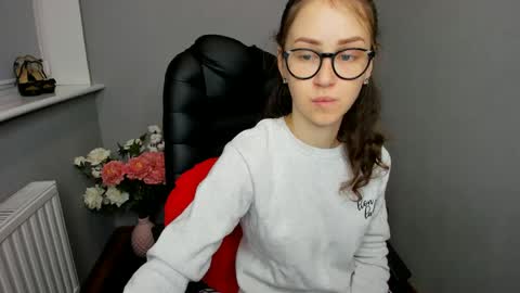 Afina online show from December 2024 02:00:02 PM