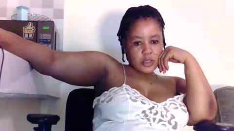 loise online show from December 2025 11:24:02 PM
