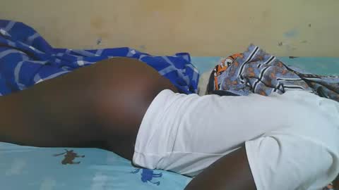 Snapshot of african_pussy2 chatting on November 2025 02:44:01 AM african_pussy2 online show from November 2025 02:44:01 AM