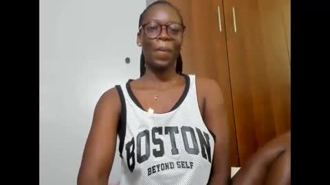 Snapshot of afro_pop chatting on February 2025 04:52:02 AM Leah online show from February 2025 04:52:02 AM