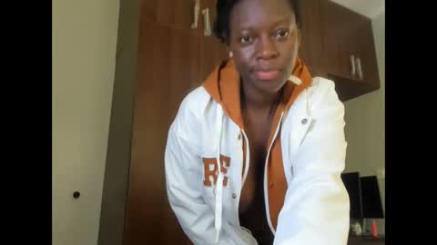 Snapshot of afro_pop chatting on February 2025 06:28:01 AM Leah online show from February 2025 06:28:01 AM