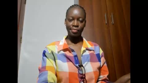 Snapshot of afro_pop chatting on February 2025 12:41:01 AM Leah online show from February 2025 12:41:01 AM