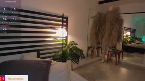 Emma online show from December 2024 06:28:02 PM