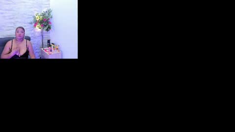 Snapshot of afrodita_de_amor chatting on October 2025 11:40:01 AM Vr. online show from October 2025 11:40:01 AM