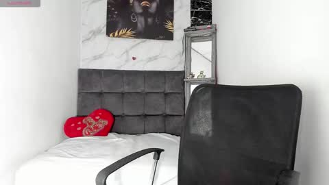 afrodita n ares online show from October 2025 07:59:01 PM