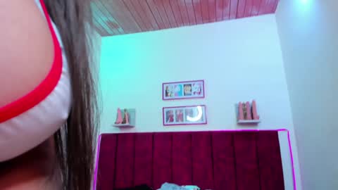 Snapshot of afroditaandsoffi chatting on January 2025 06:15:01 PM Afrodita Chery y Hermione online show from January 2025 06:15:01 PM