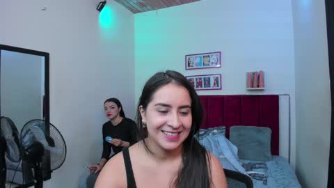 Snapshot of afroditaandsoffi chatting on January 2025 11:53:01 AM Afrodita Chery y Hermione online show from January 2025 11:53:01 AM