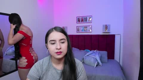 Snapshot of afroditaandsoffi chatting on February 2025 12:06:02 PM Afrodita Chery y Hermione online show from February 2025 12:06:02 PM