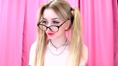 Snapshot of agatahowak chatting on January 2025 04:20:01 PM Arina online show from January 2025 04:20:01 PM