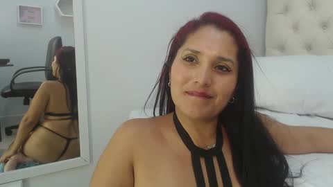 Snapshot of agatha_collinz chatting on January 2025 09:25:01 PM agatha_collinz online show from January 2025 09:25:01 PM