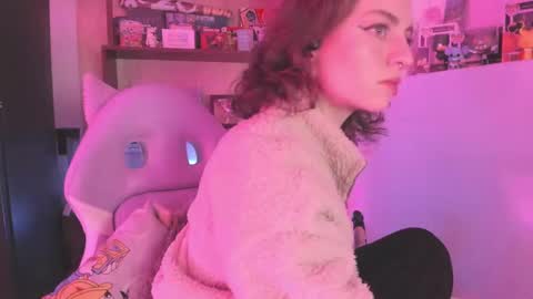 Camila     2 online show from December 2024 04:20:01 AM