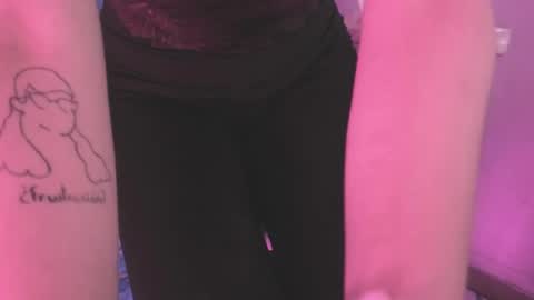 Camila     2 online show from January 2025 07:06:01 PM