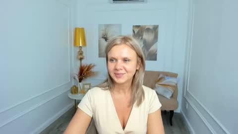 Snapshot of agathaklouin chatting on April 2026 01:41:02 PM Agatha online show from April 2026 01:41:02 PM