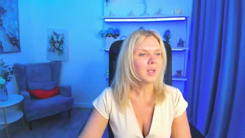 Snapshot of agathaklouin chatting on May 2026 03:04:02 AM Agatha online show from May 2026 03:04:02 AM