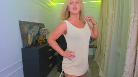 Snapshot of agathaklouin chatting on May 2026 07:55:02 PM Agatha online show from May 2026 07:55:02 PM