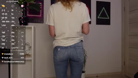 Agelina Lilly Laura online show from February 2025 07:50:01 AM