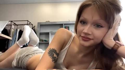 Lola online show from October 2025 12:47:01 PM