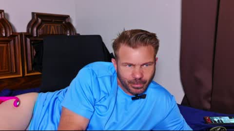 Snapshot of ahardman10 chatting on June 2026 02:00:01 AM Blue Eyed Handsome Man online show from June 2026 02:00:01 AM