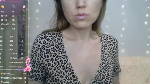 Snapshot of ahtena chatting on December 2024 01:33:02 PM Ahtena online show from December 2024 01:33:02 PM