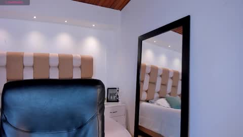 aidajoness online show from October 2025 03:35:01 PM