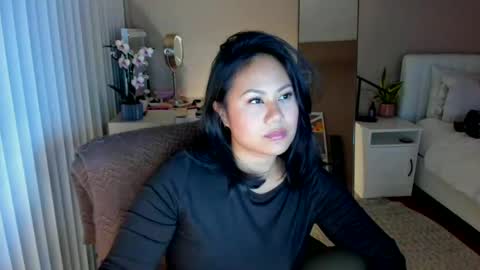 Giana online show from November 2025 01:22:02 AM